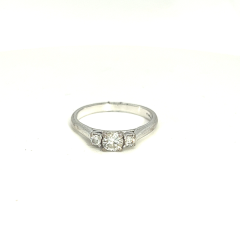 Pre-Loved 3 Stone Diamond Claw Set Ring 